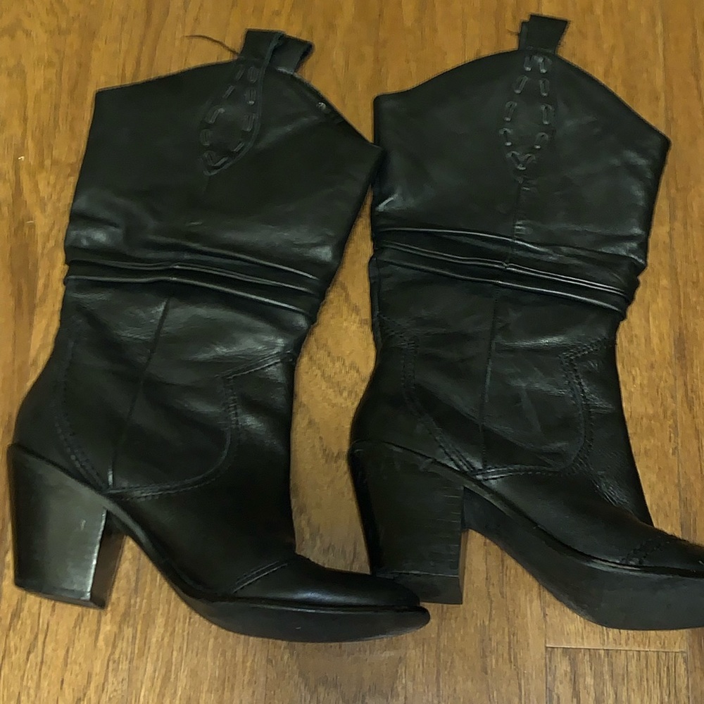EUC BCBGeneration Mid Calf black slouch boots